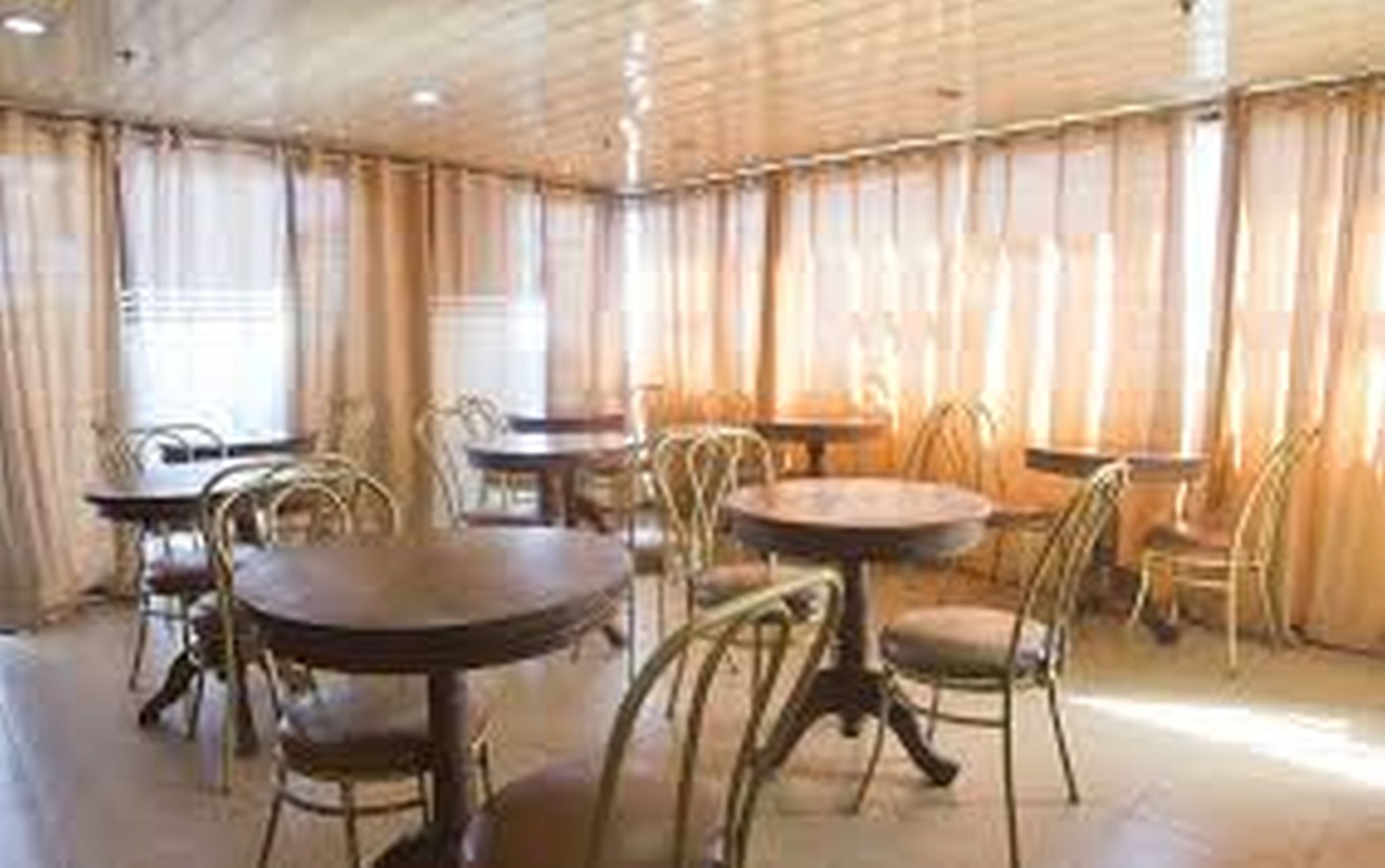Isabelle Royale Hotel & Suites