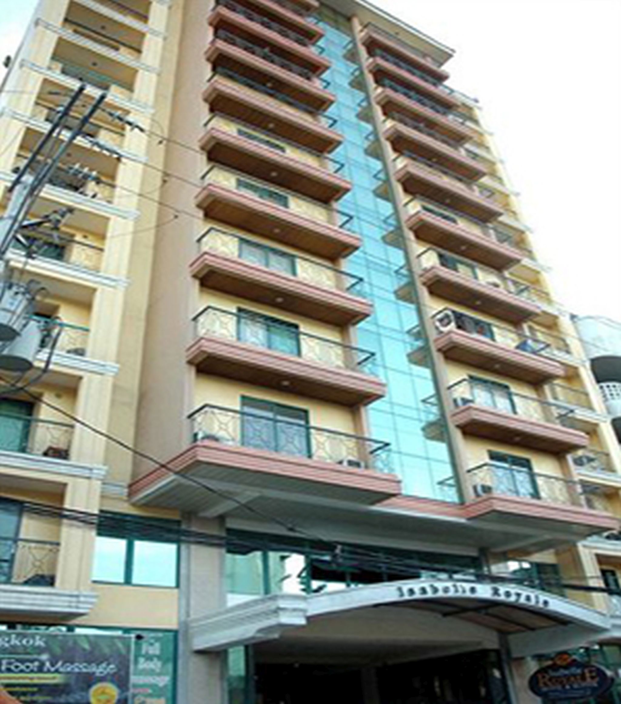 Isabelle Royale Hotel & Suites