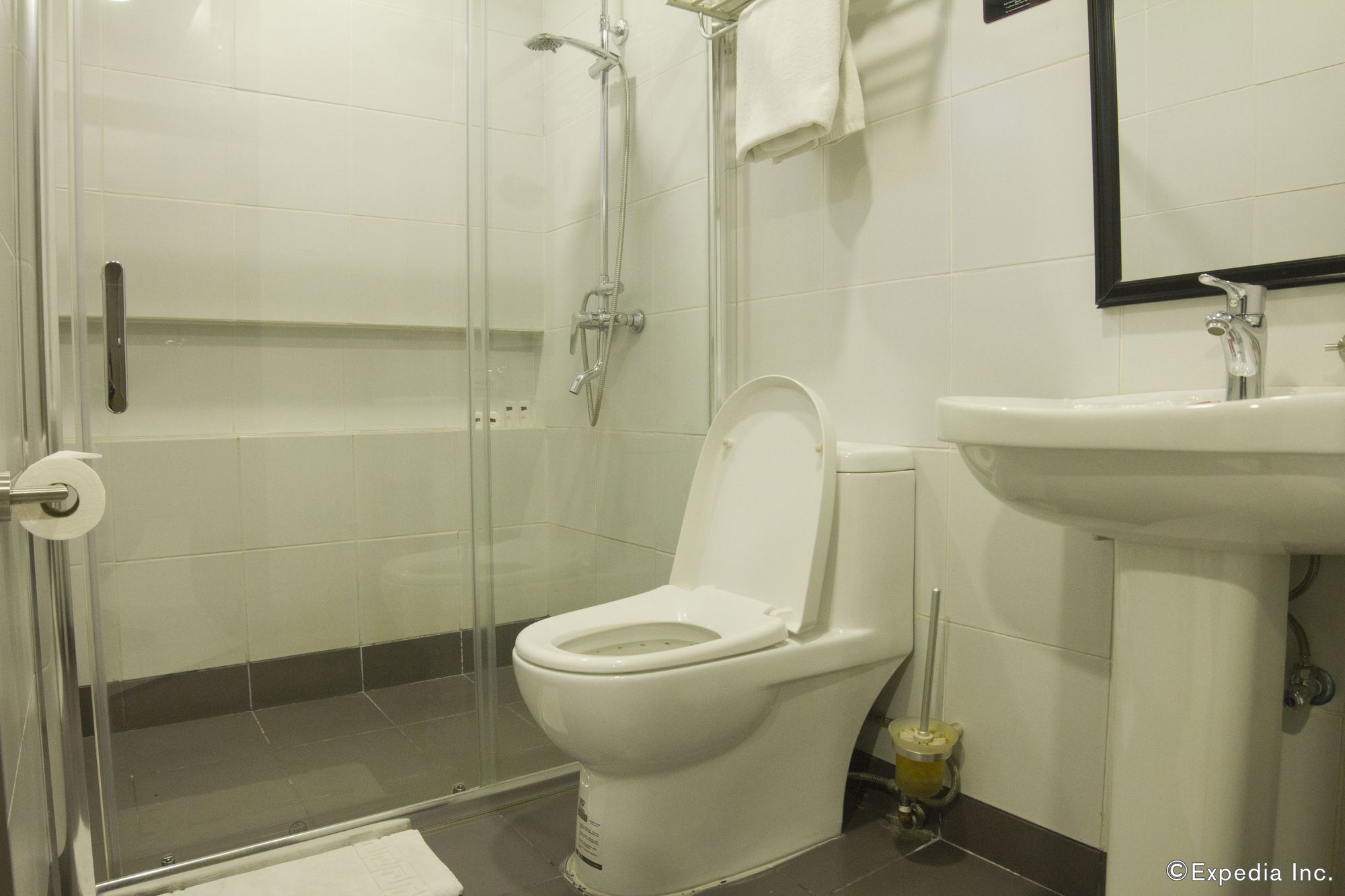 Jade Hotel and Suites Makati