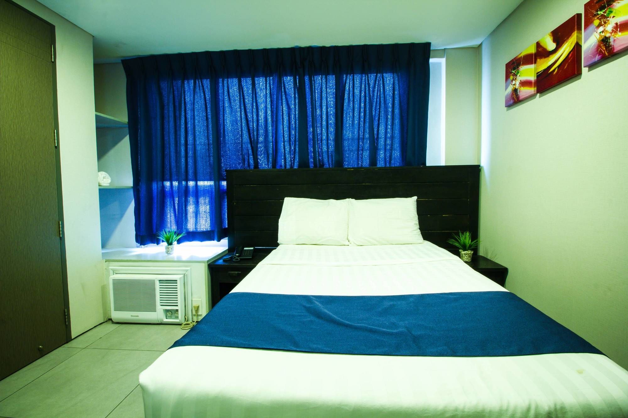 Jade Hotel and Suites Makati
