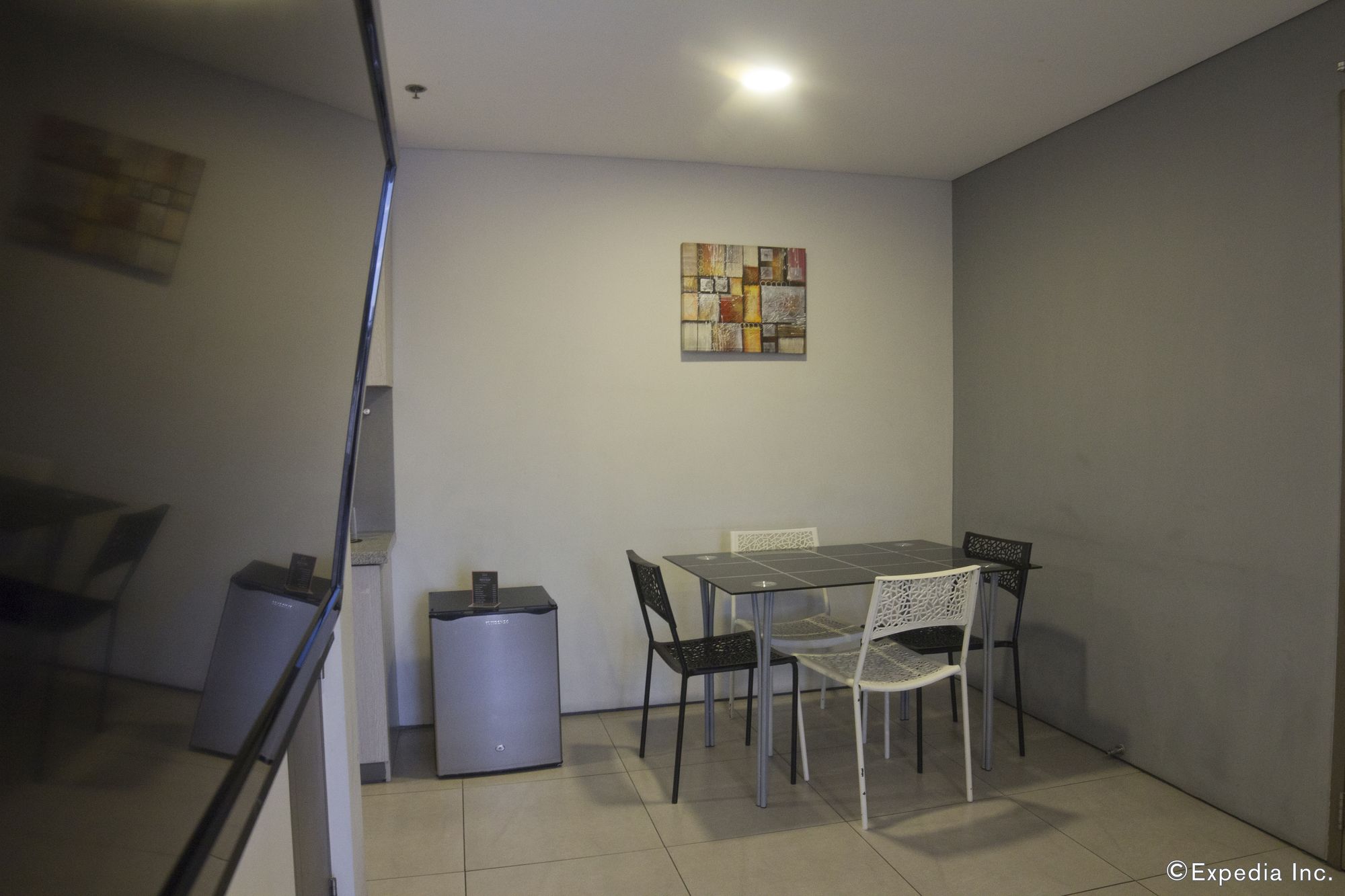 Jade Hotel and Suites Makati
