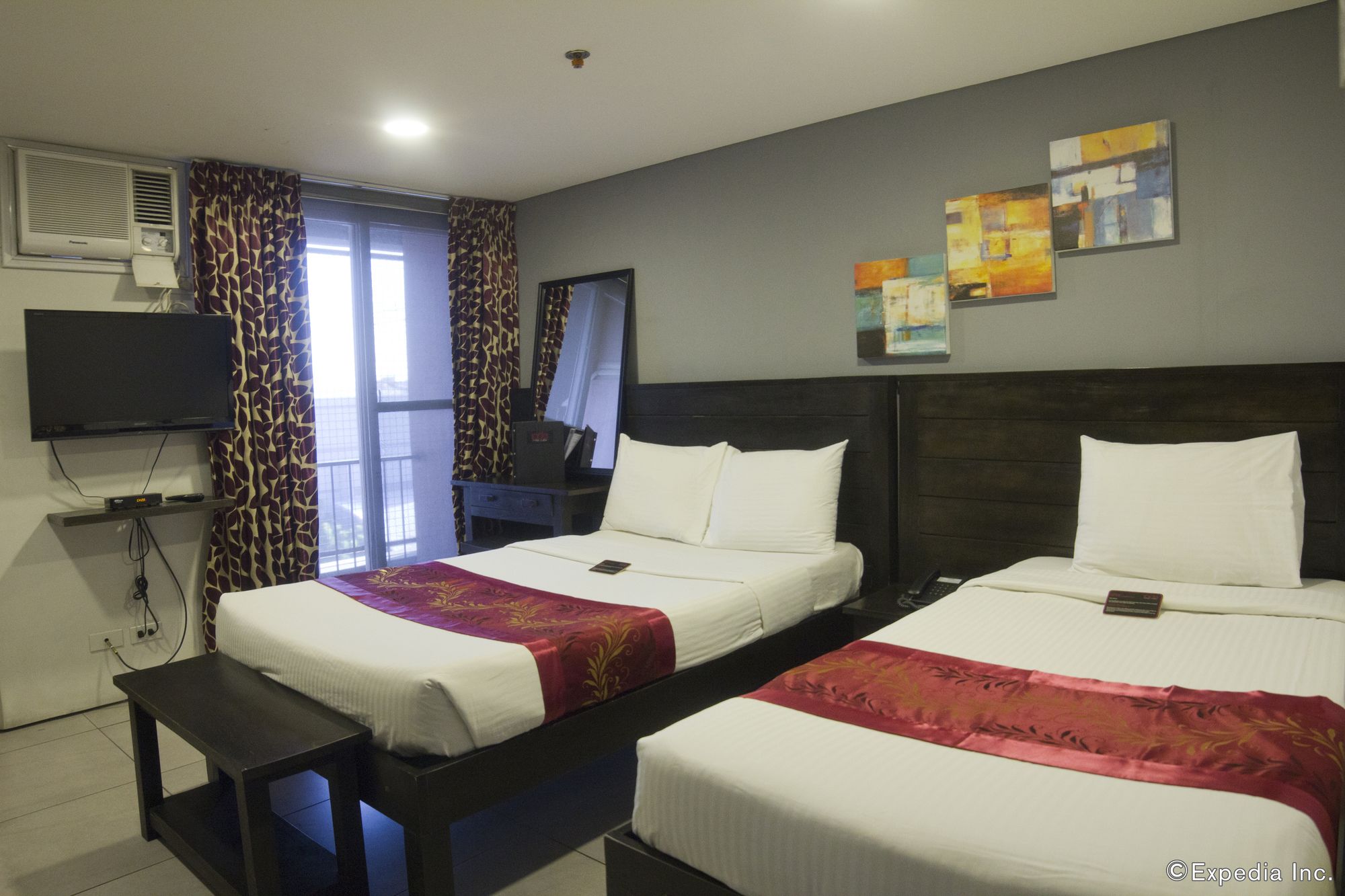 Jade Hotel and Suites Makati