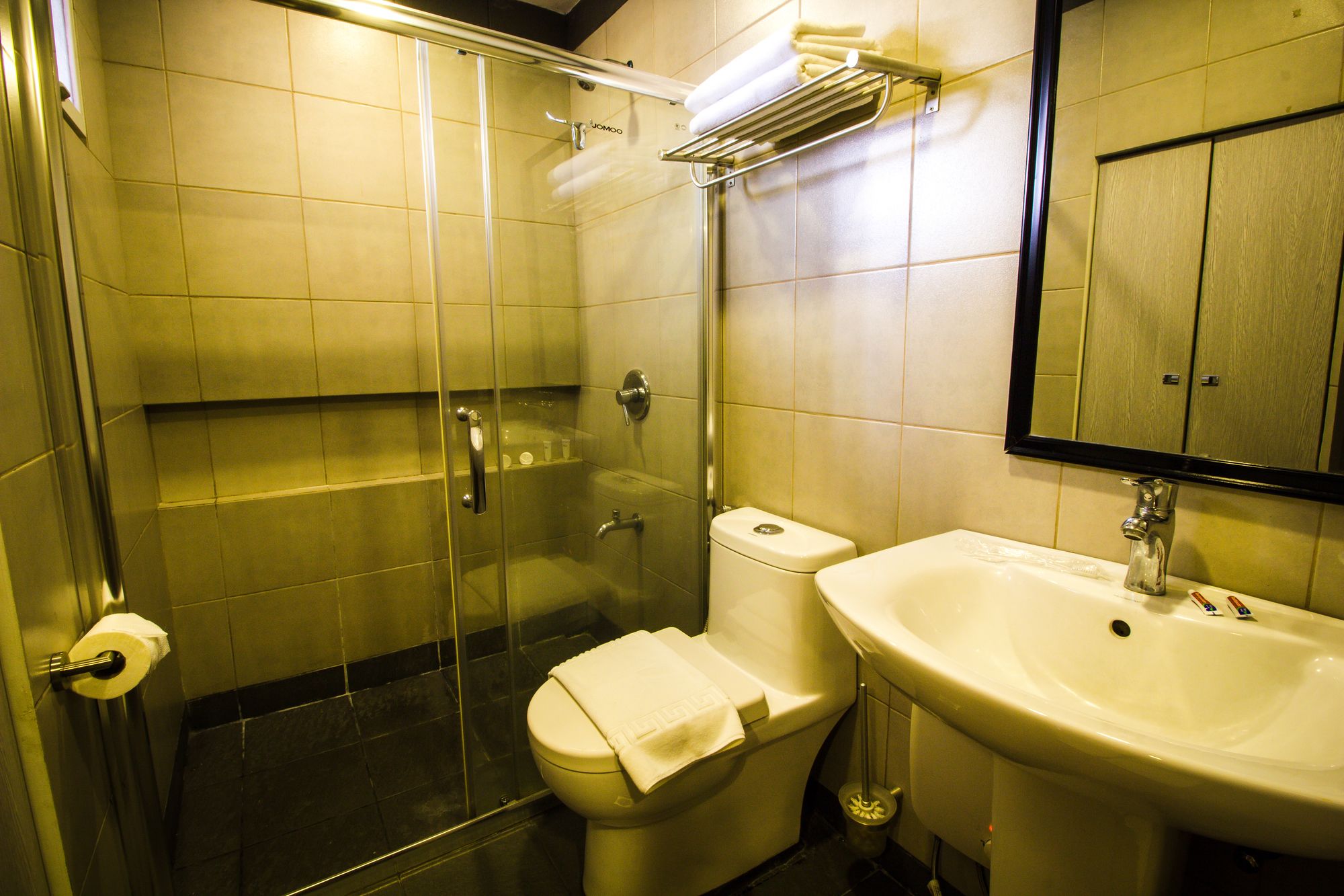 Jade Hotel and Suites Makati