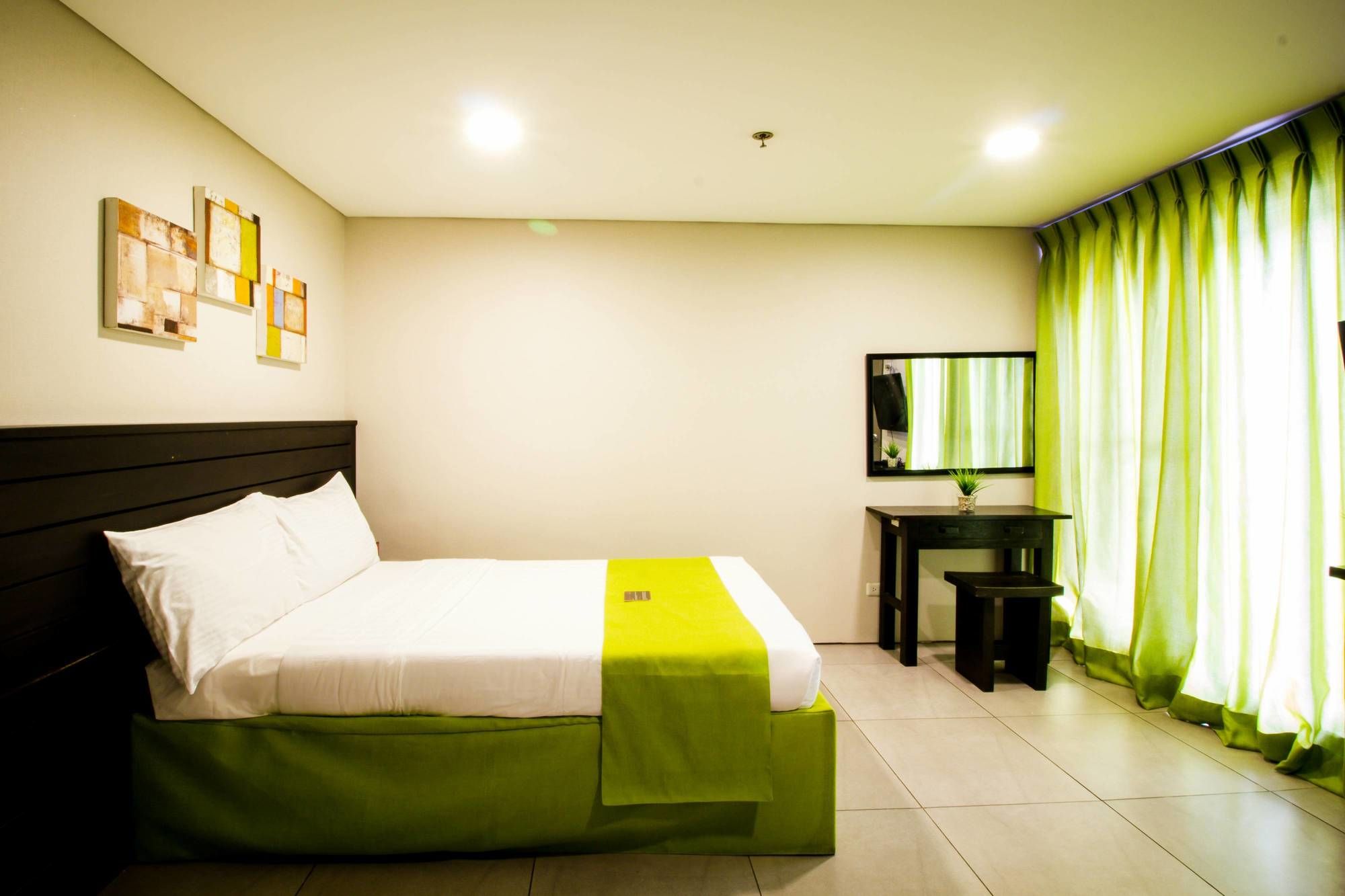 Jade Hotel and Suites Makati