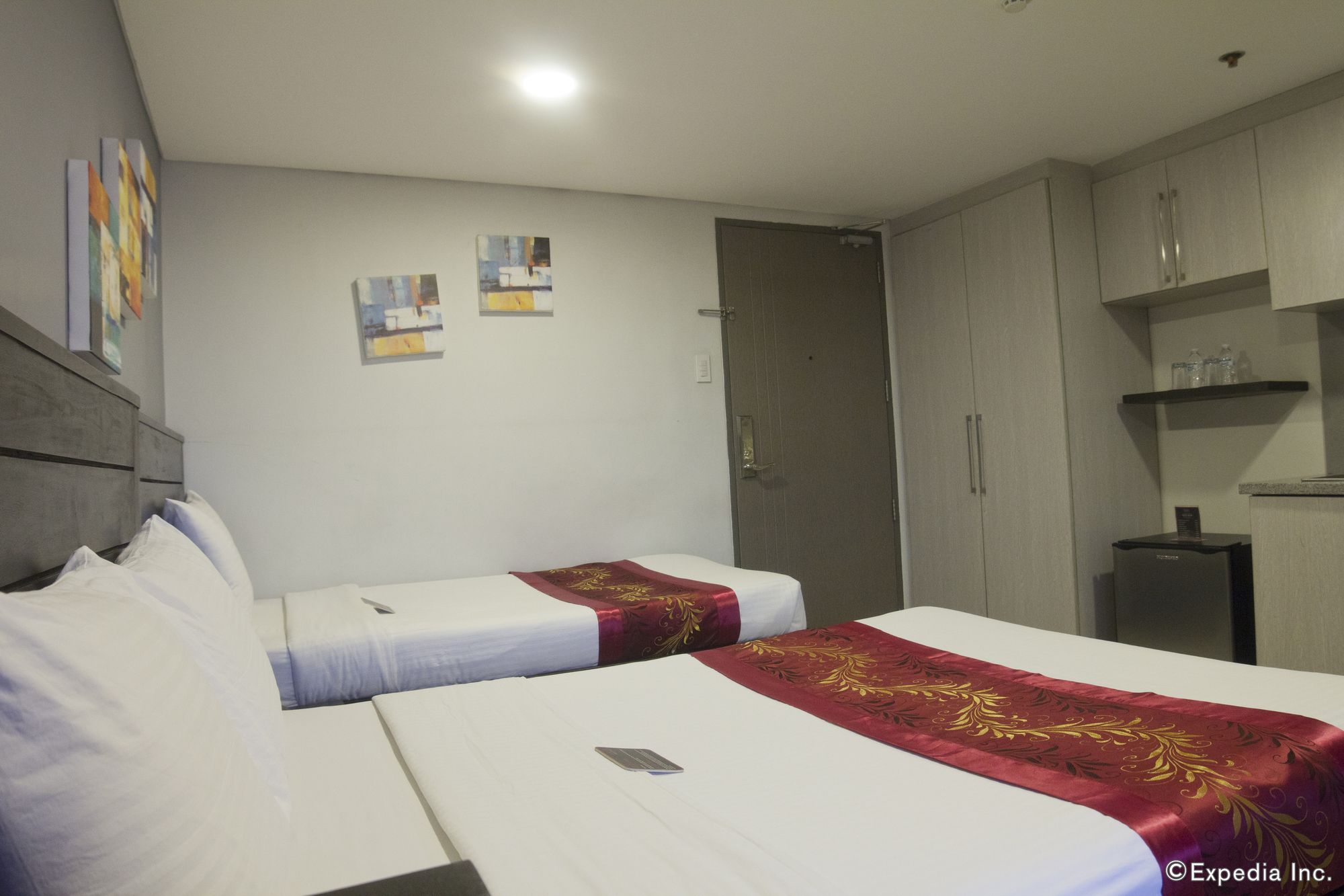 Jade Hotel and Suites Makati