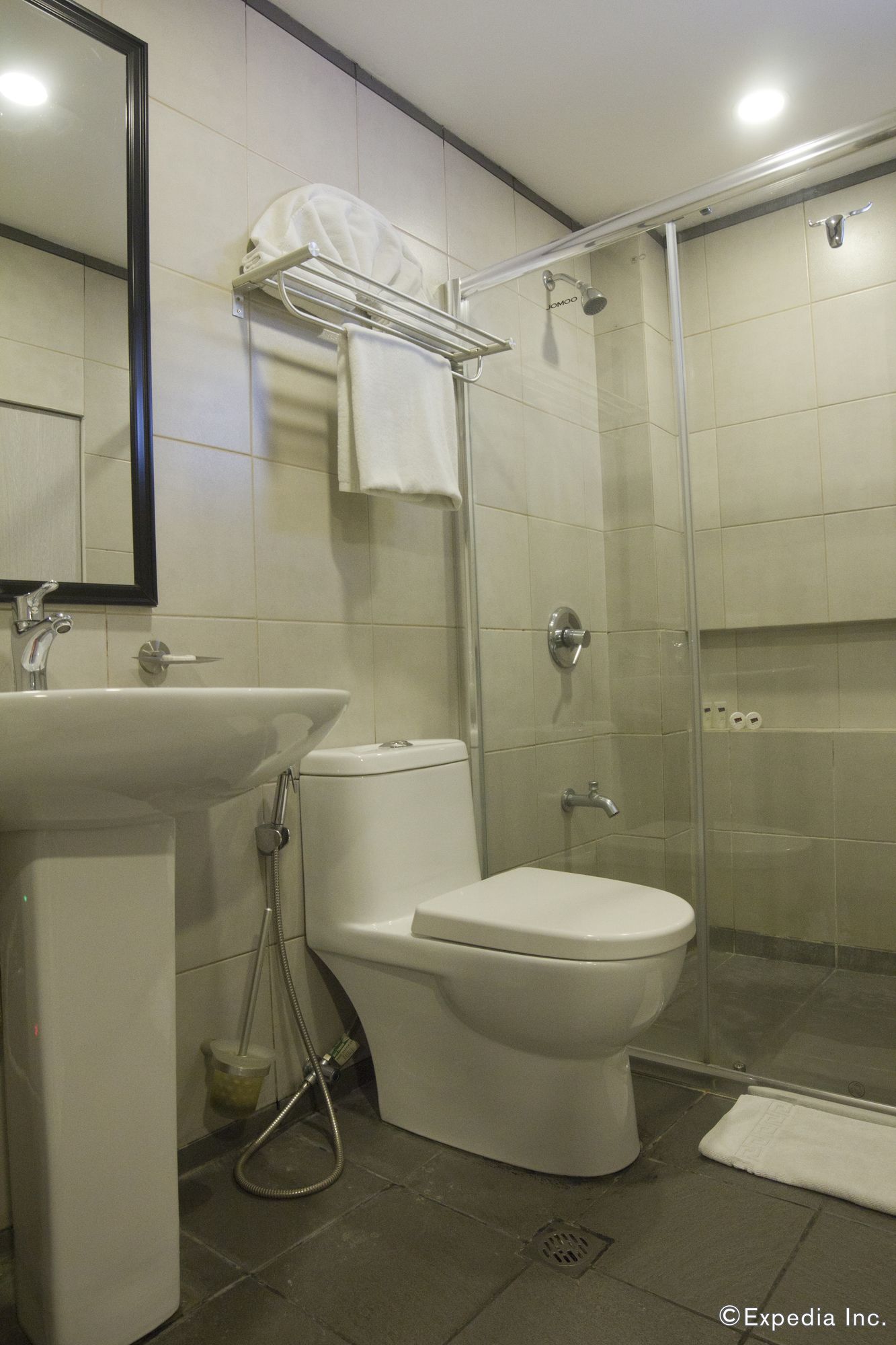 Jade Hotel and Suites Makati