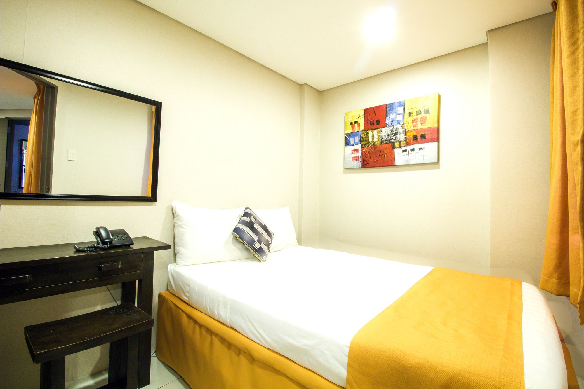 Jade Hotel and Suites Makati