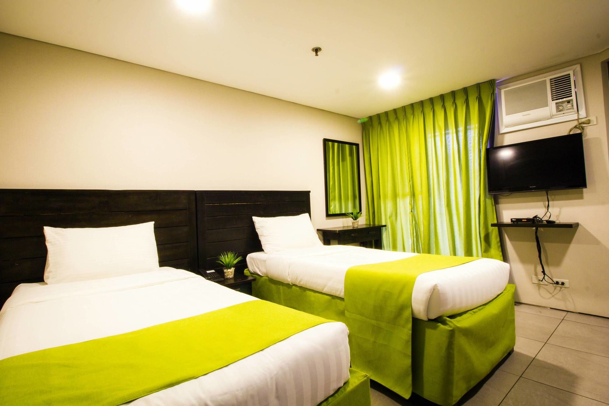 Jade Hotel and Suites Makati