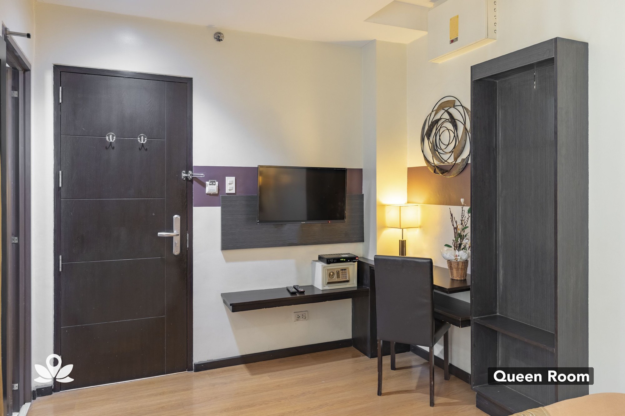 Lorenzzo Suites