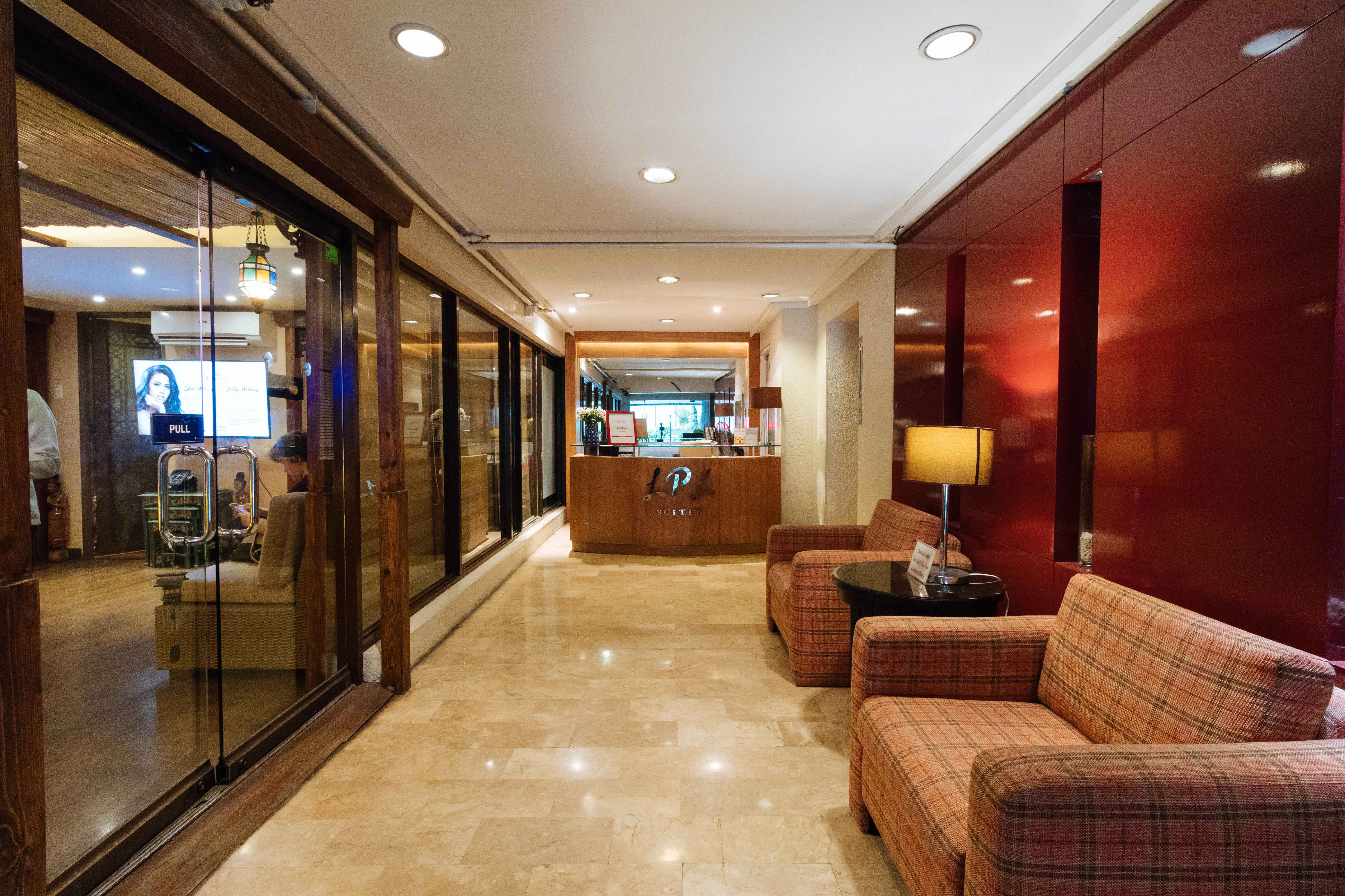 LPL Suites Greenbelt by RedDoorz