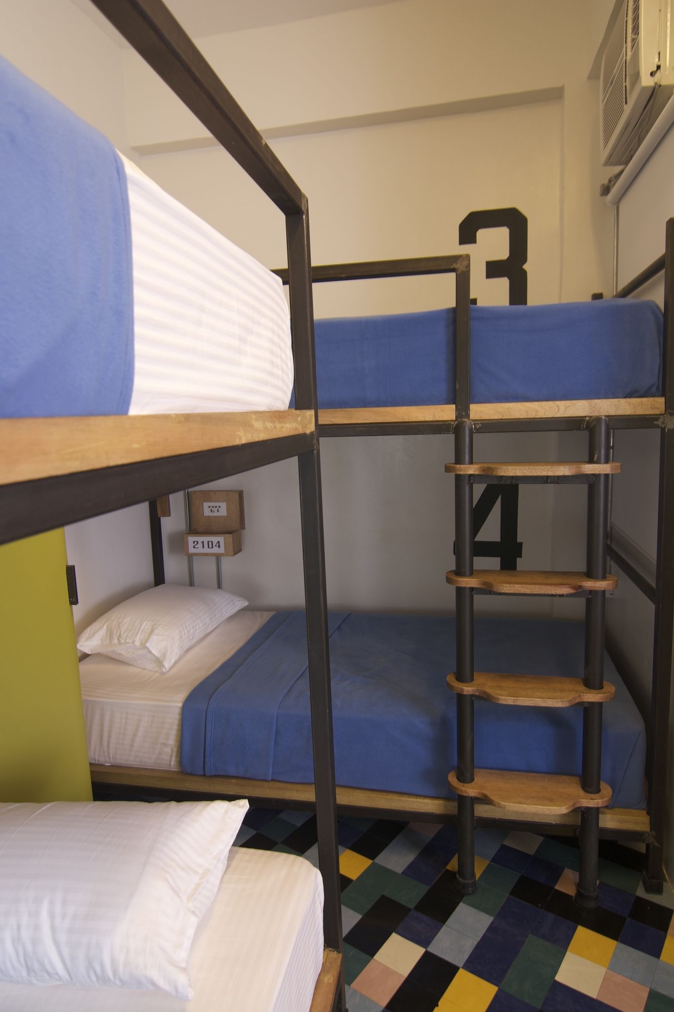 OYO 866 Junction Hostels