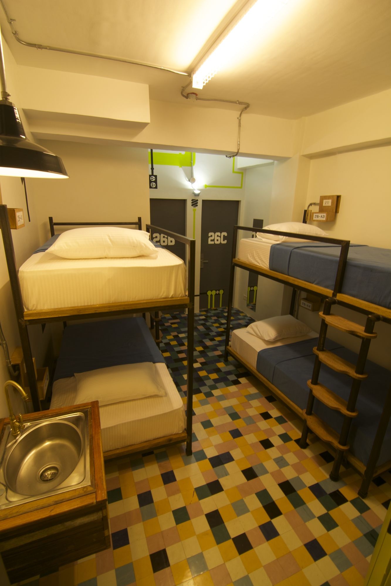OYO 866 Junction Hostels