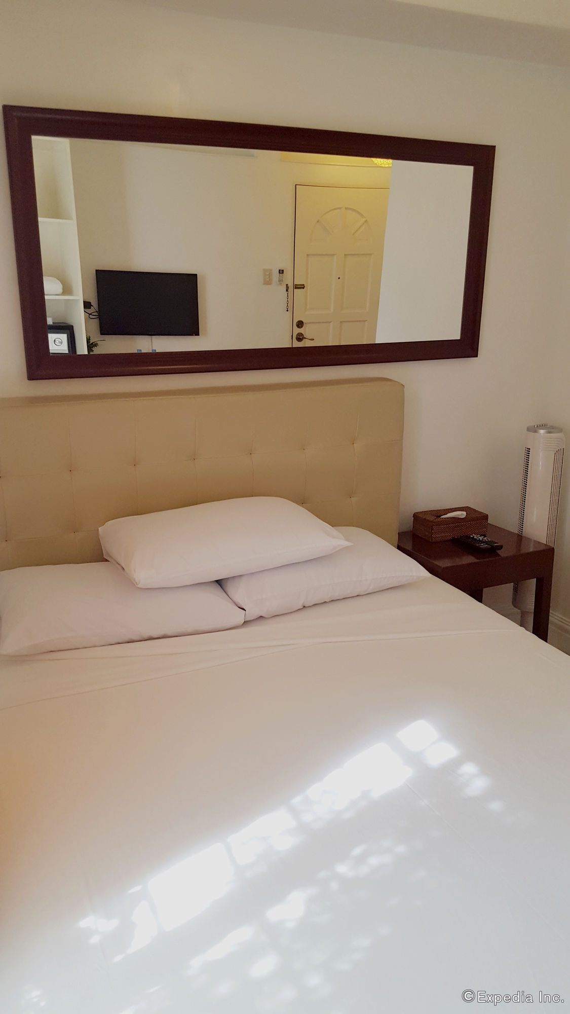 Makati Riverside Inn