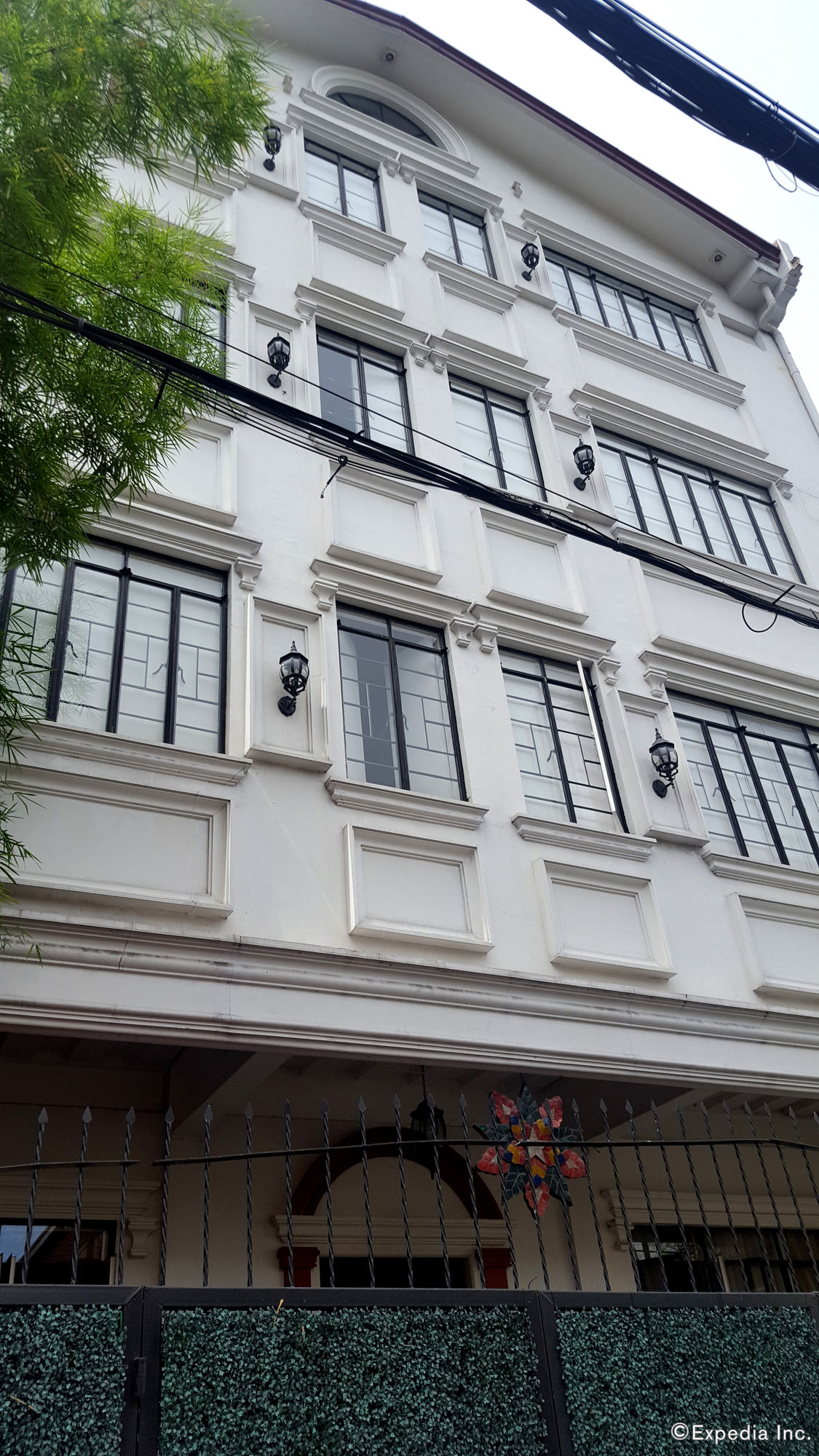 Makati Riverside Inn
