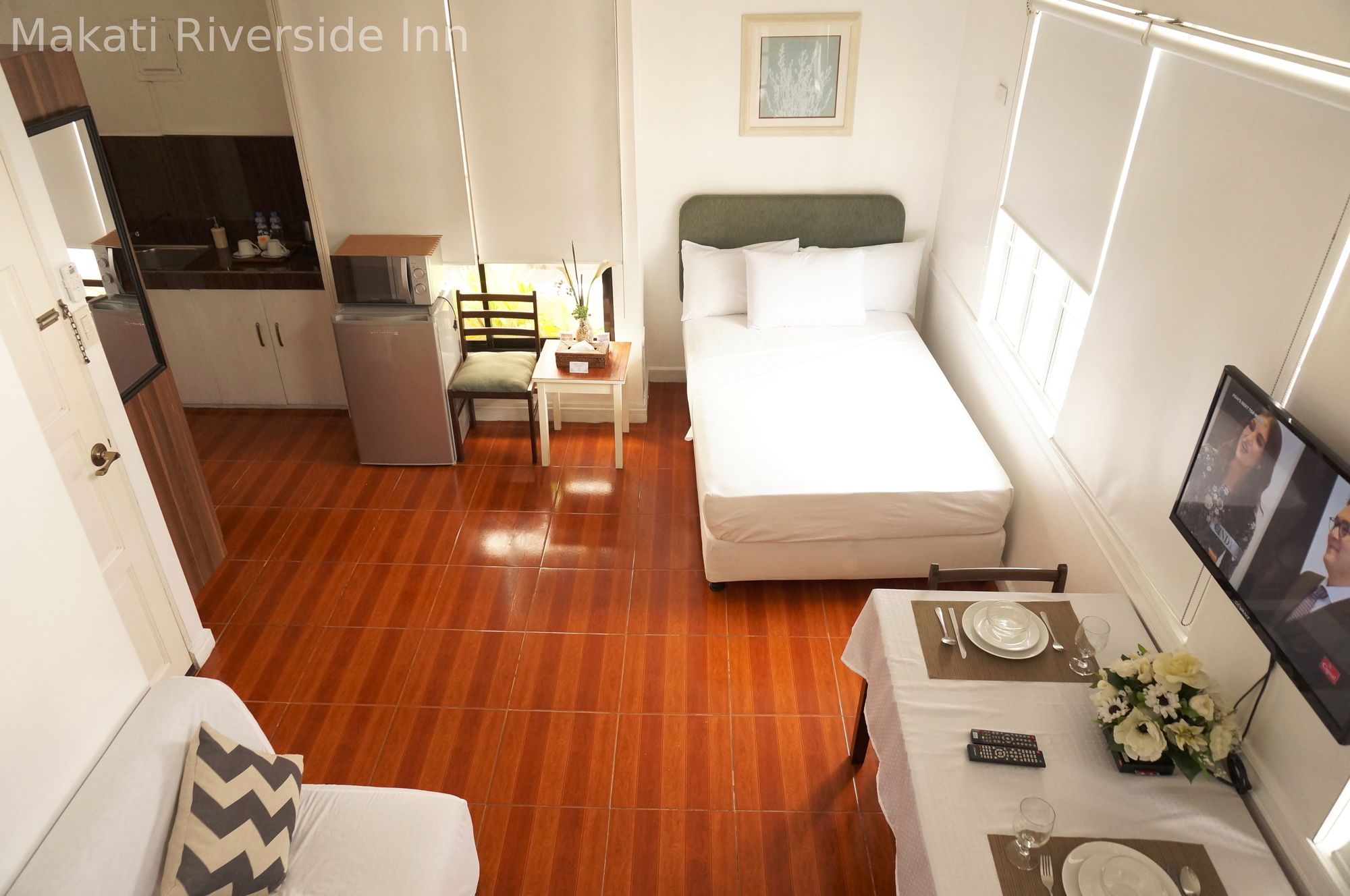 Makati Riverside Inn
