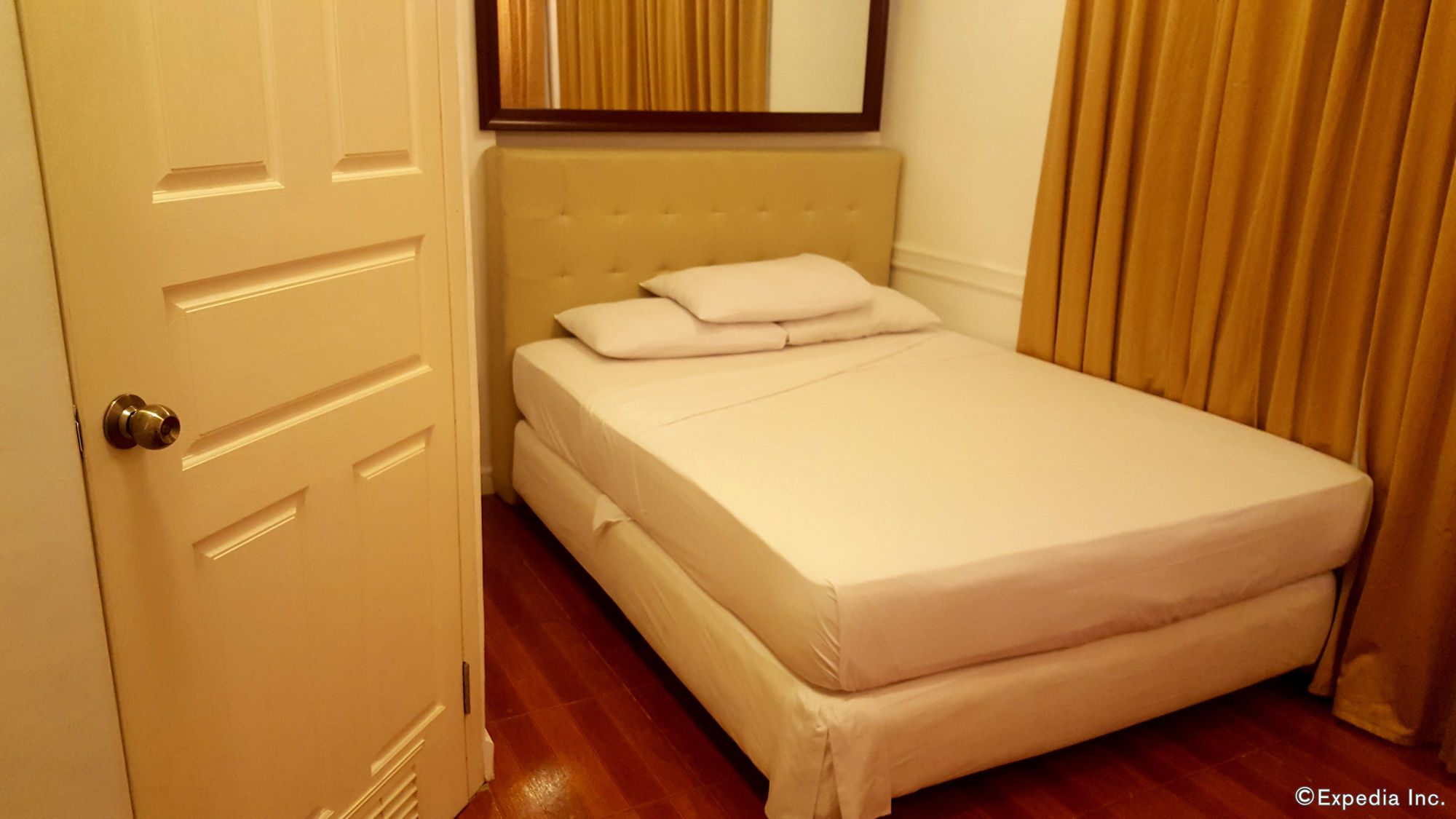 Makati Riverside Inn