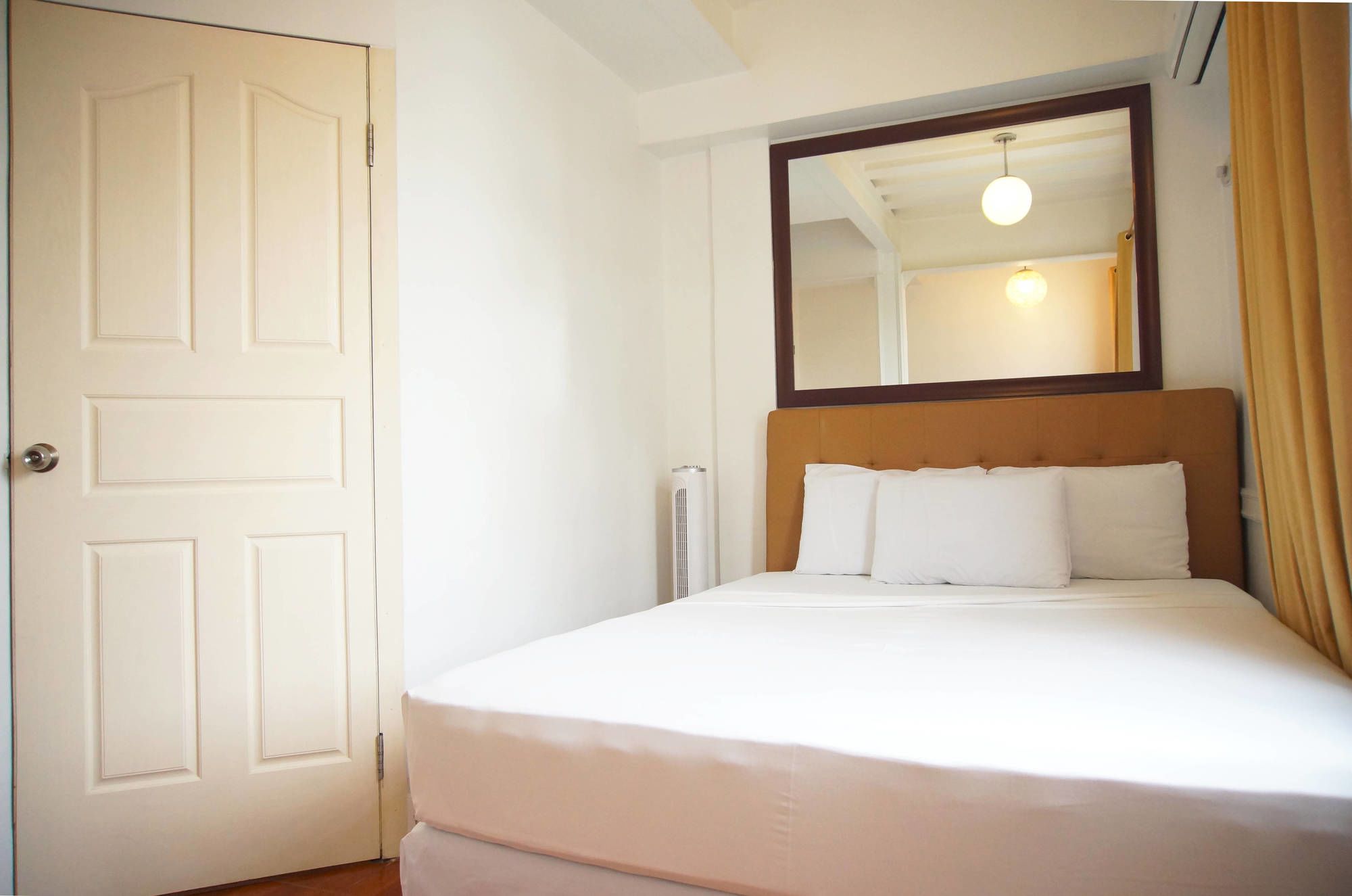 Makati Riverside Inn