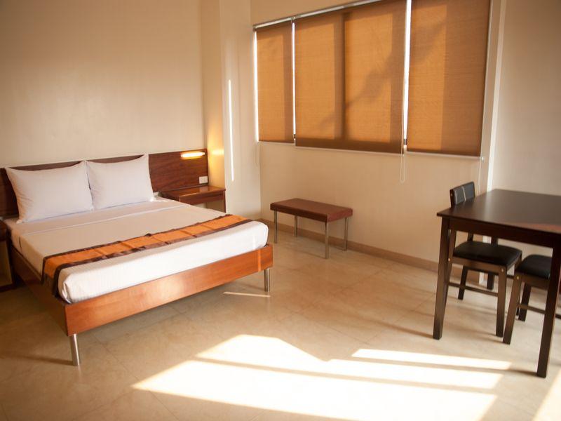 M Suites Hotel