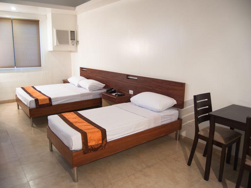M Suites Hotel