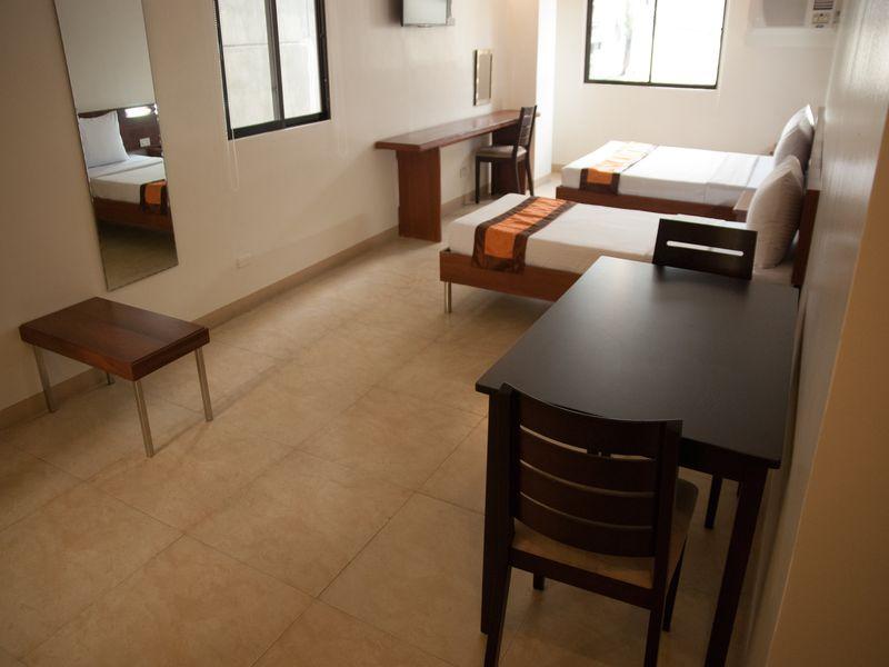 M Suites Hotel