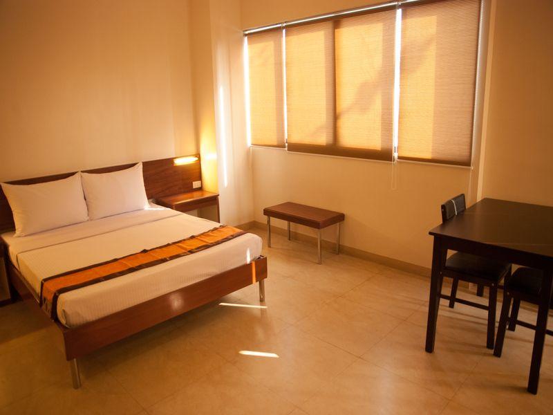 M Suites Hotel