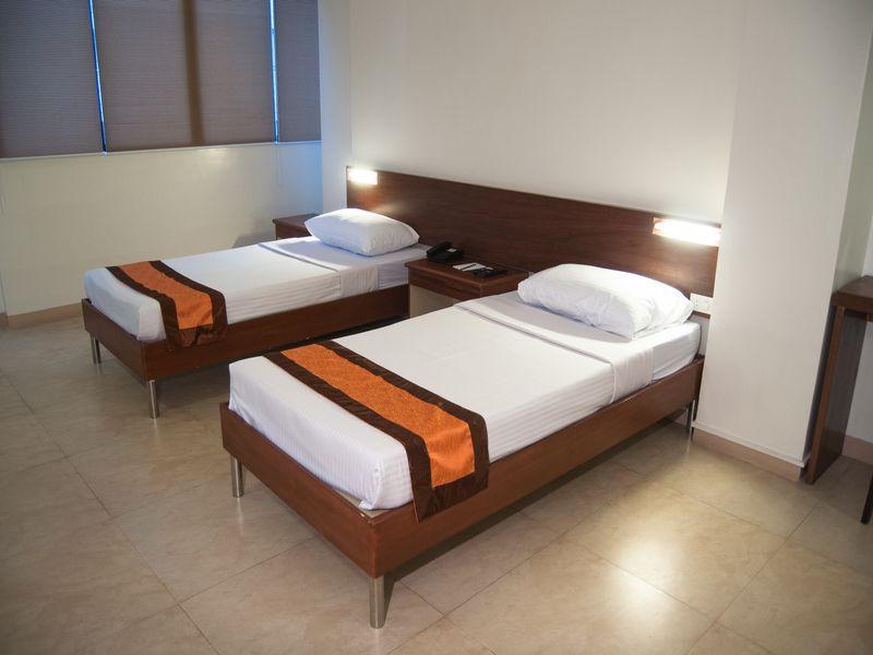 M Suites Hotel