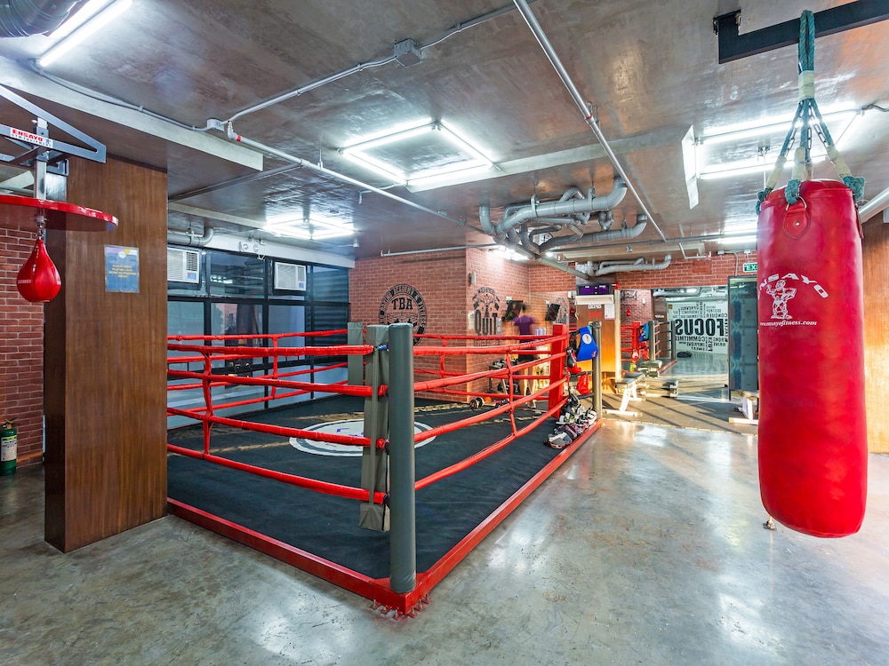 Mytown Amsterdam by OYO Rooms