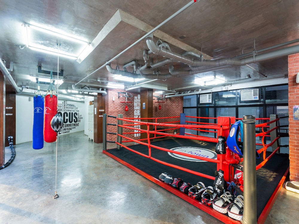 Mytown Amsterdam by OYO Rooms
