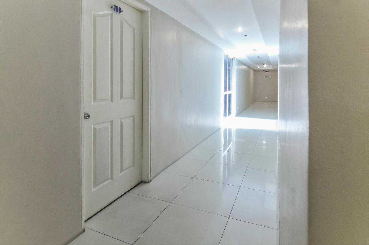 OYO 105 Melbourne Suites