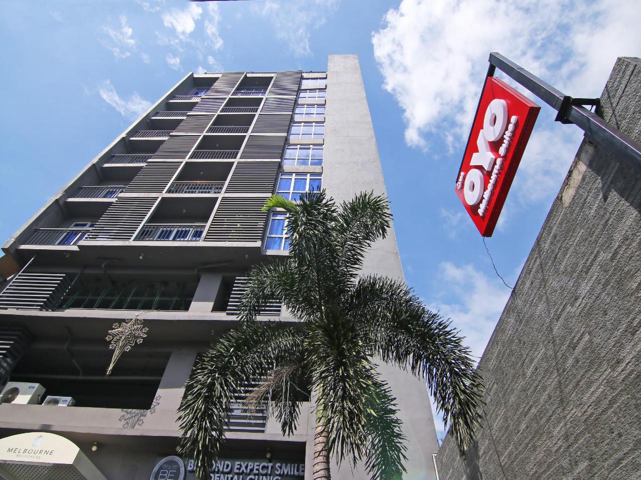 OYO 105 Melbourne Suites