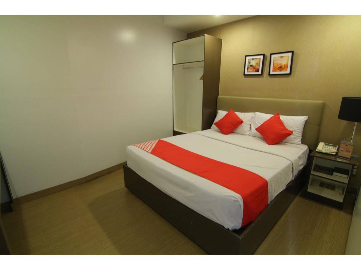 OYO 106 24h City Hotel