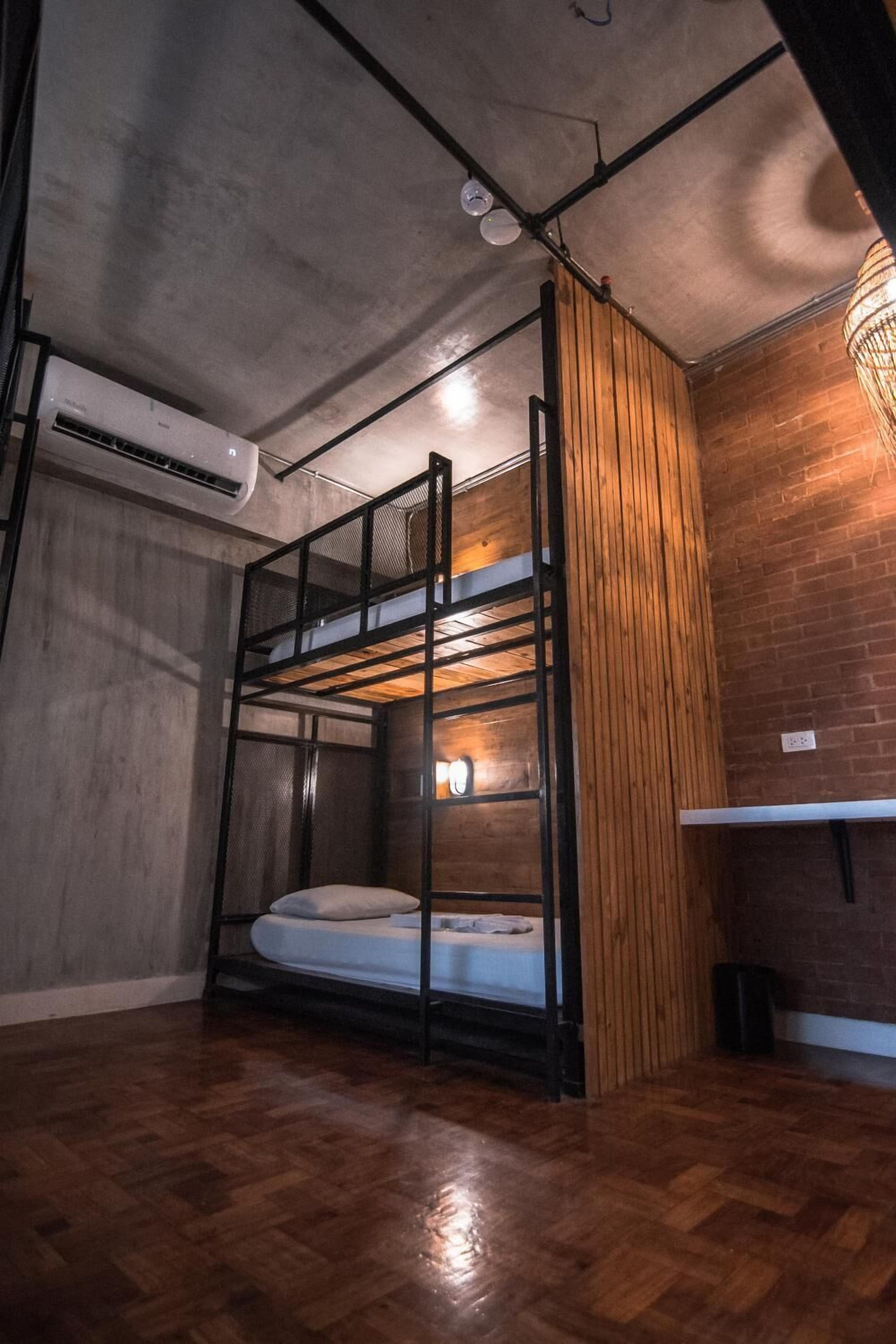 Connector Hostel by OYO Rooms