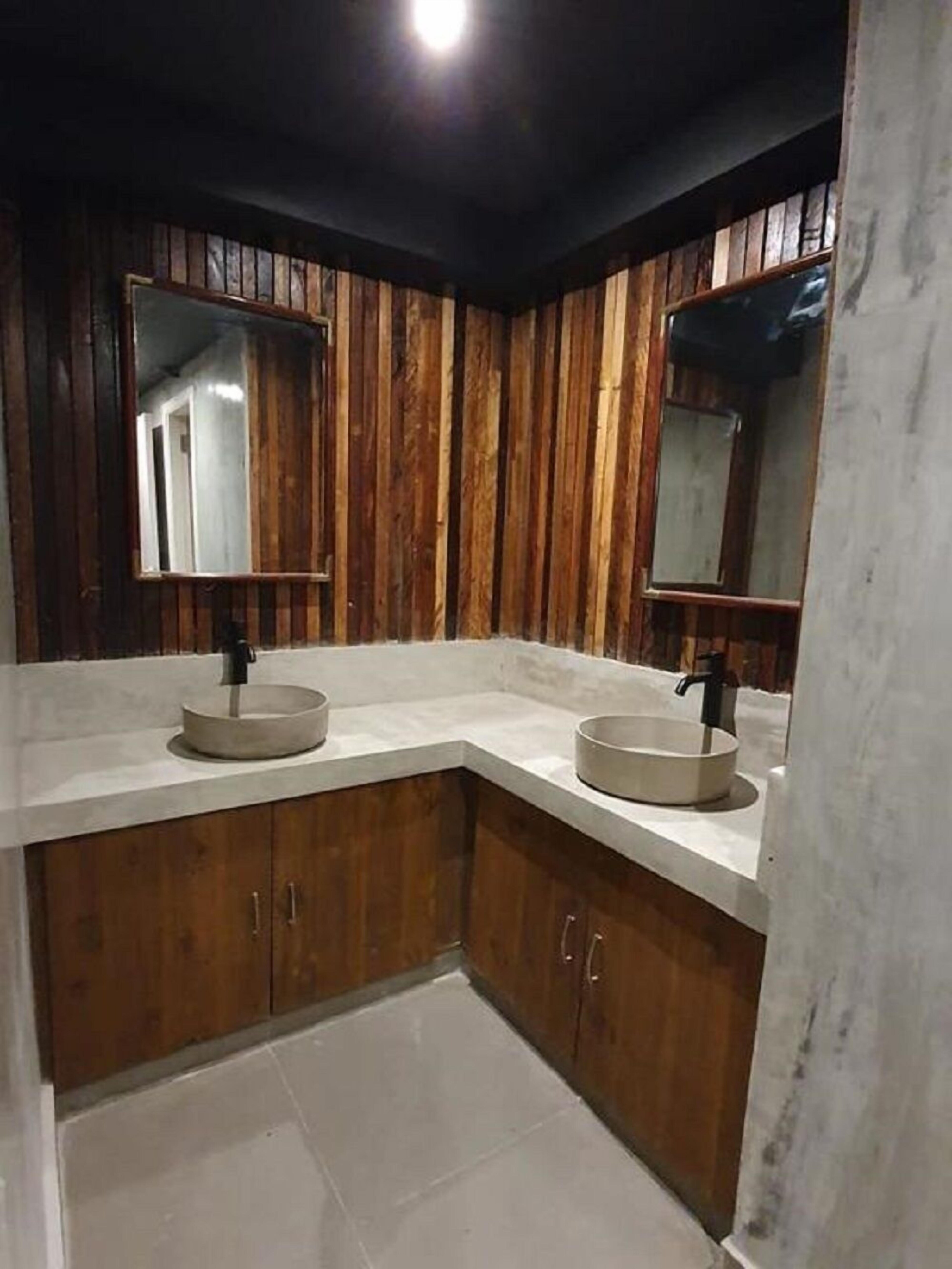 Connector Hostel by OYO Rooms