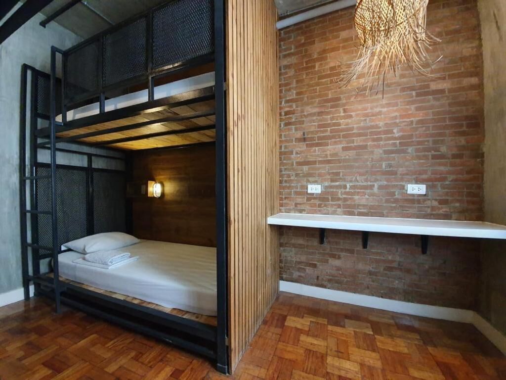 Connector Hostel by OYO Rooms