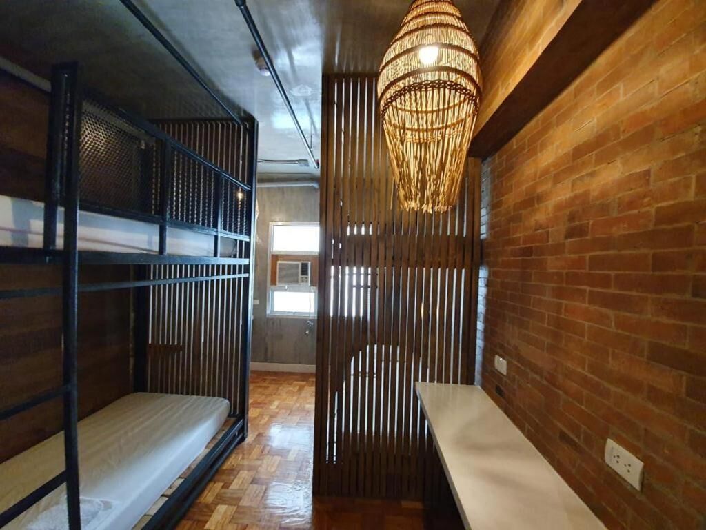 Connector Hostel by OYO Rooms