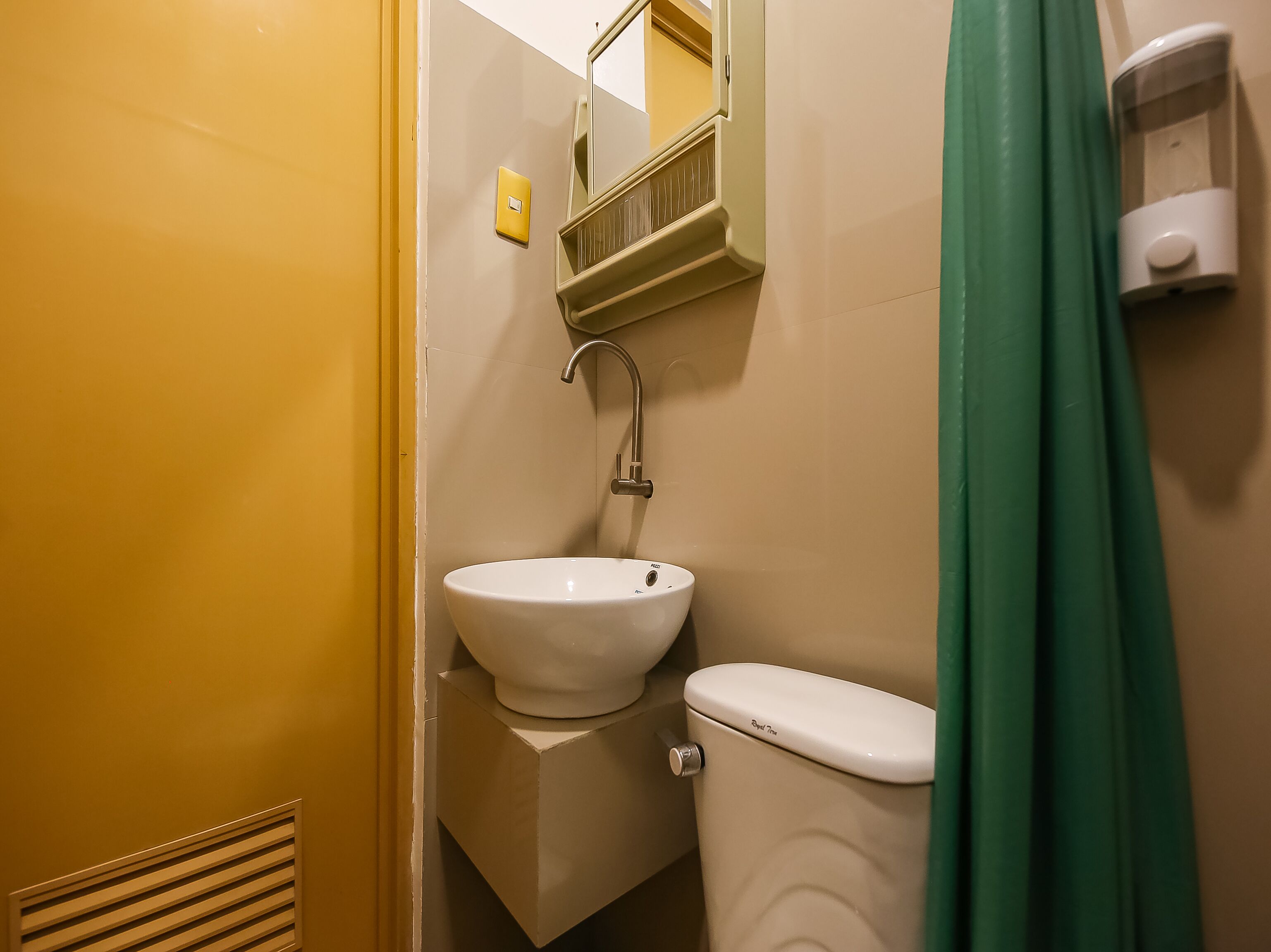 City Stay Inns Slex Makati by OYO