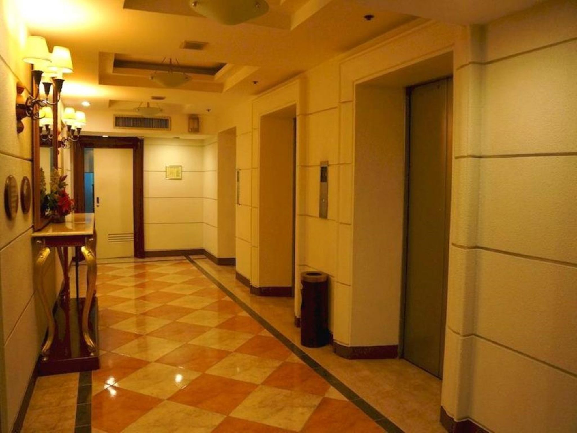 Tiara Oriental Hotel