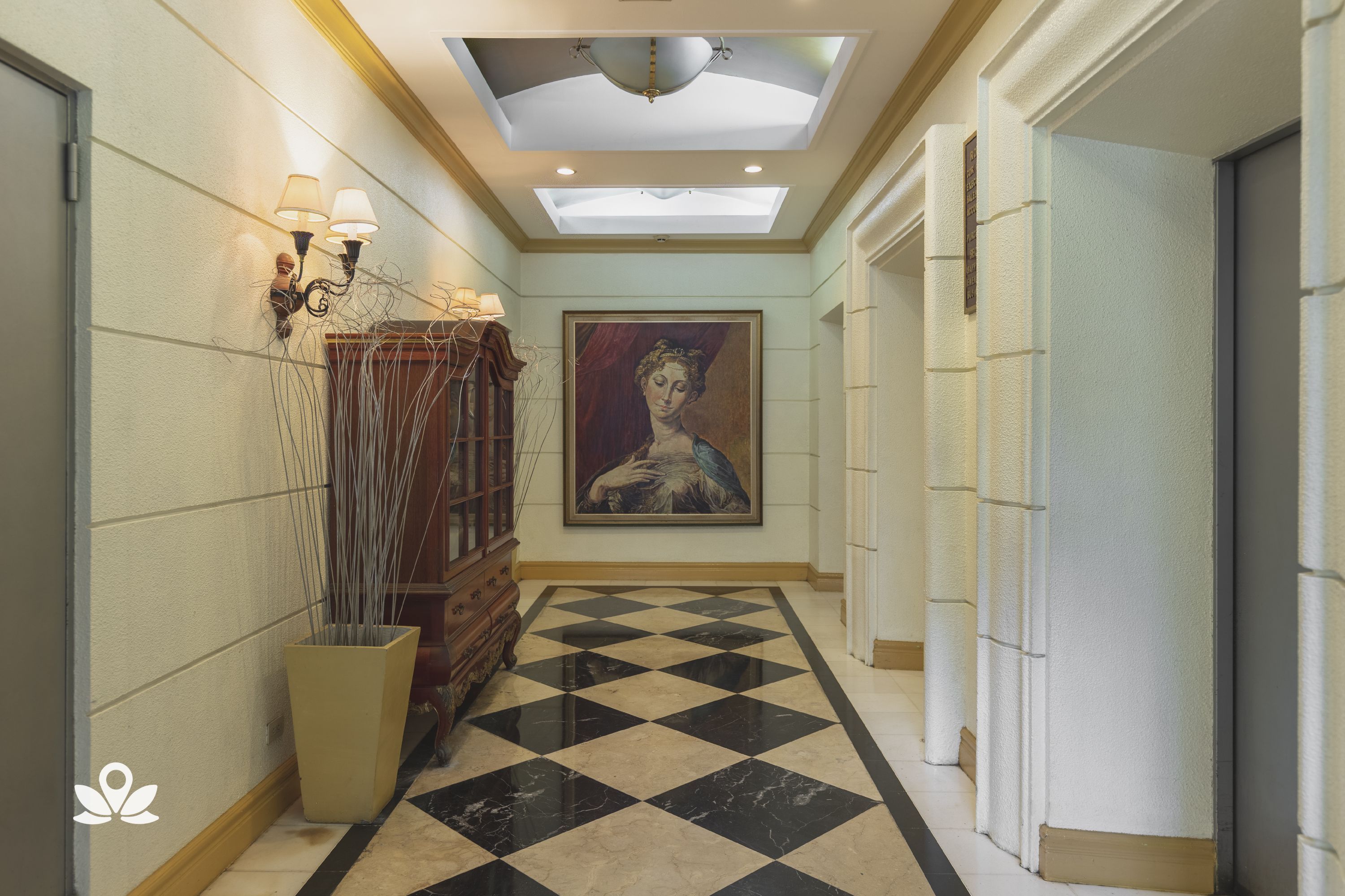 Tiara Oriental Hotel by ZEN Rooms