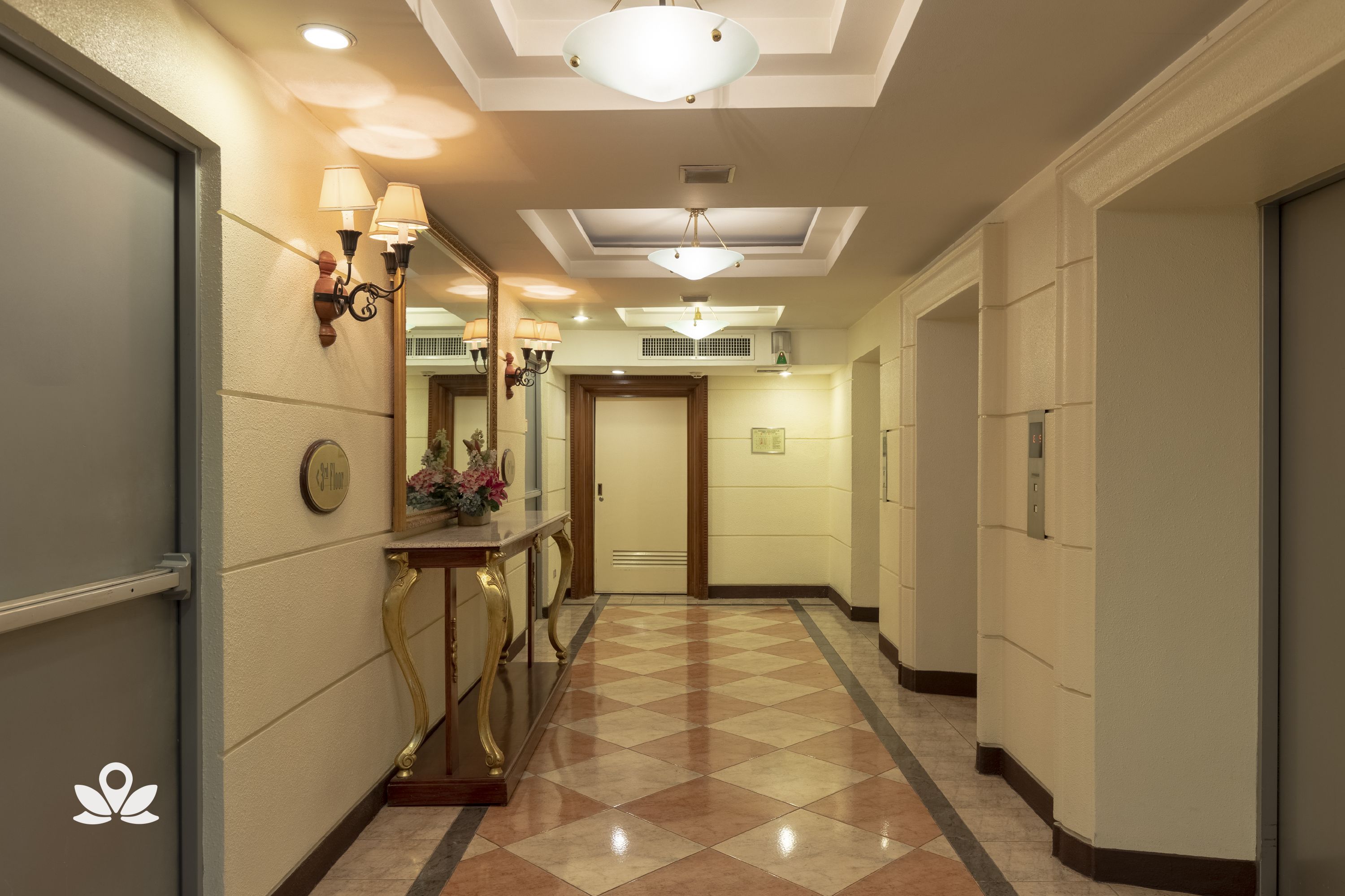 Tiara Oriental Hotel by ZEN Rooms