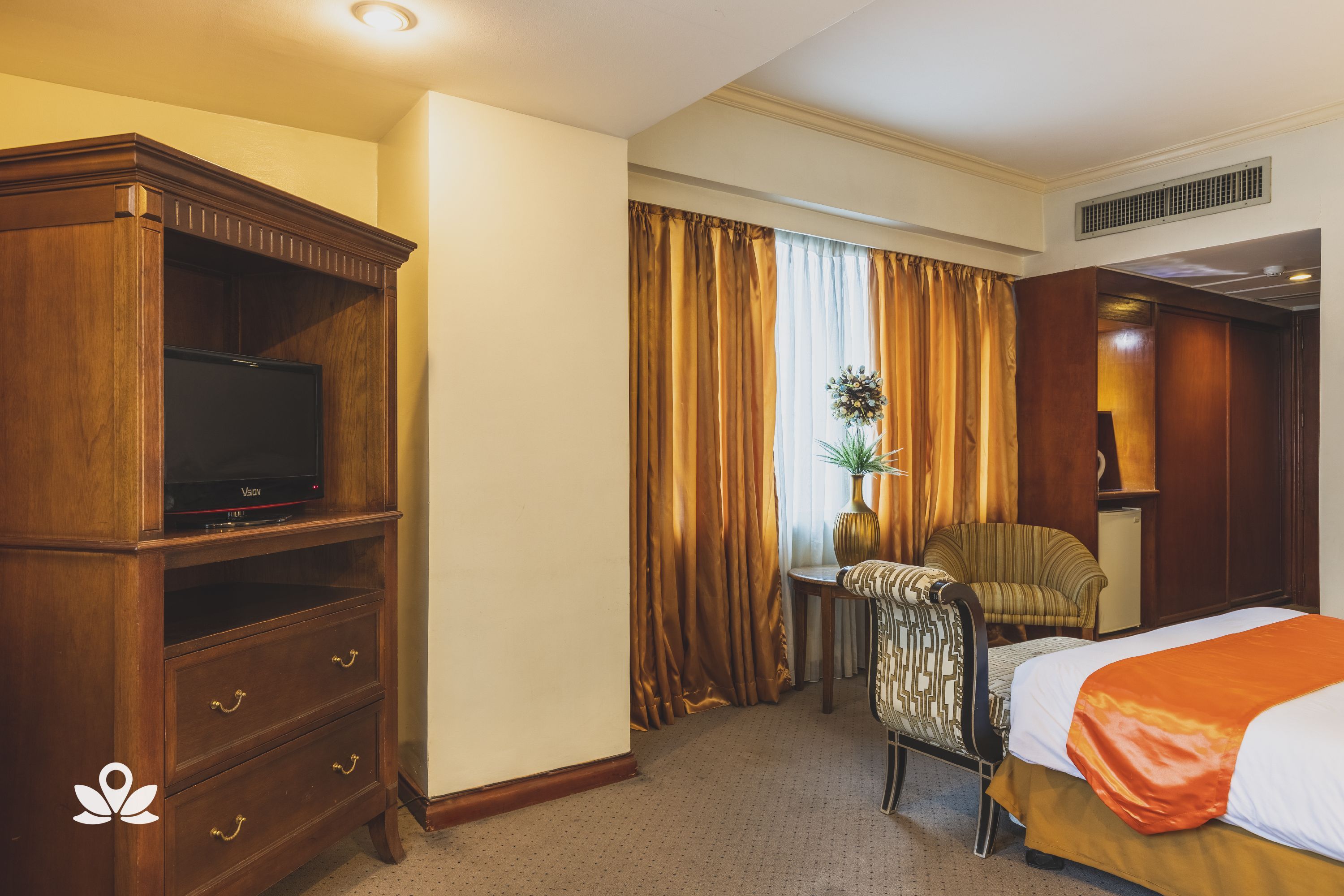 Tiara Oriental Hotel by ZEN Rooms