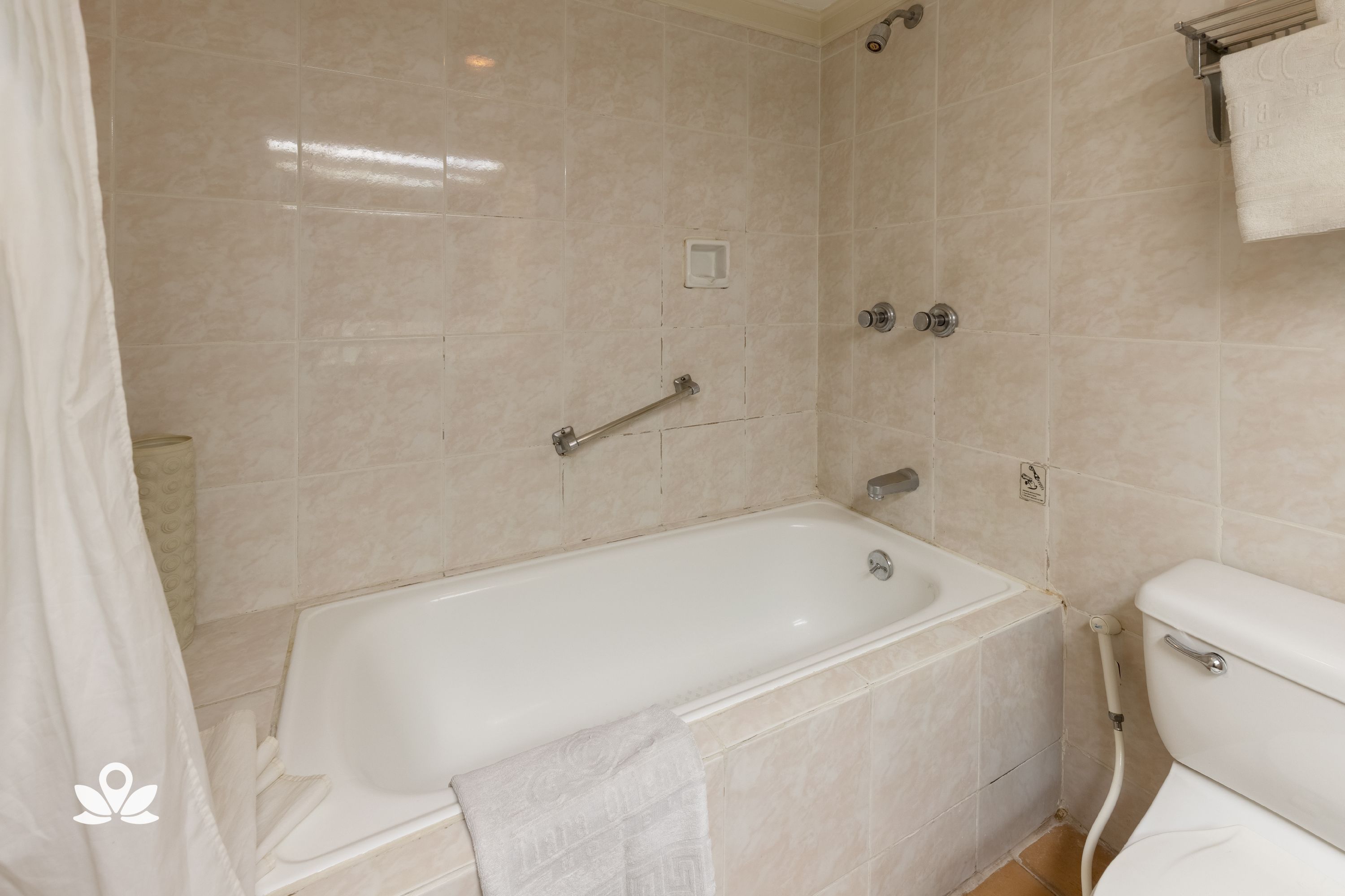 Tiara Oriental Hotel by ZEN Rooms