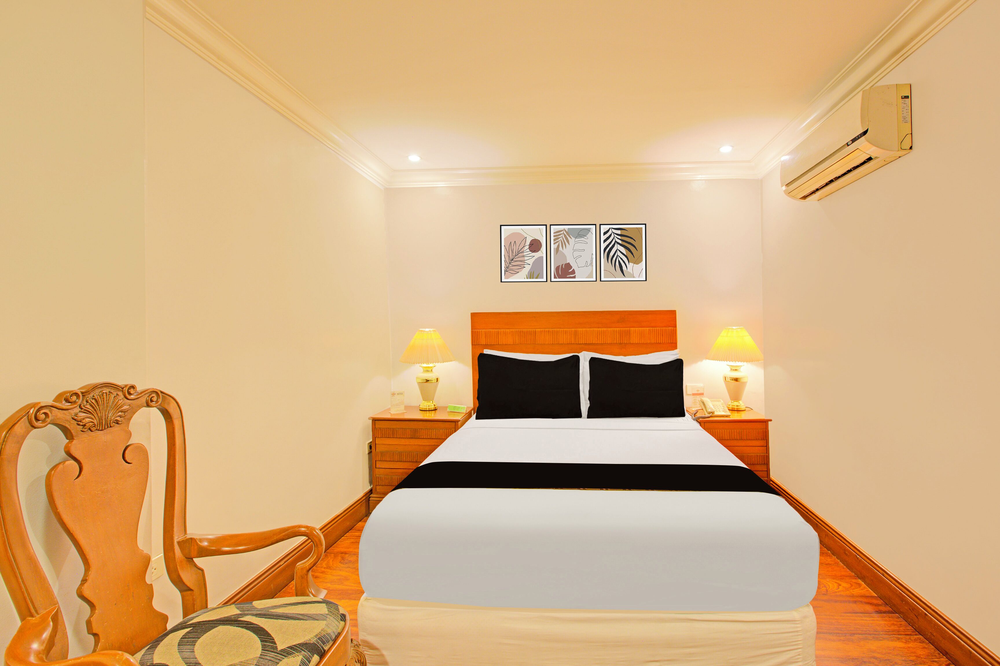 Townhouse Oak VIP Suites