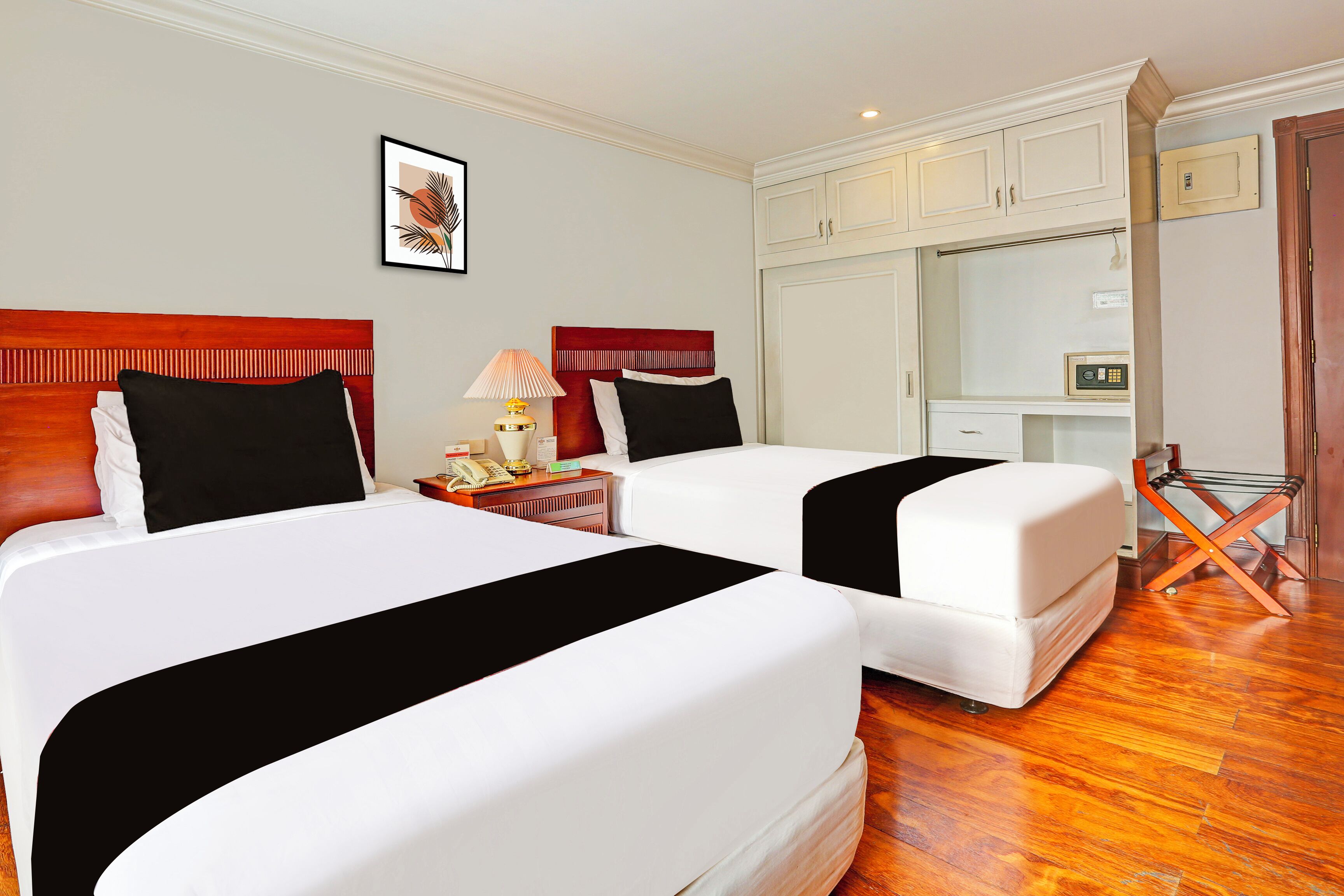 Townhouse Oak VIP Suites