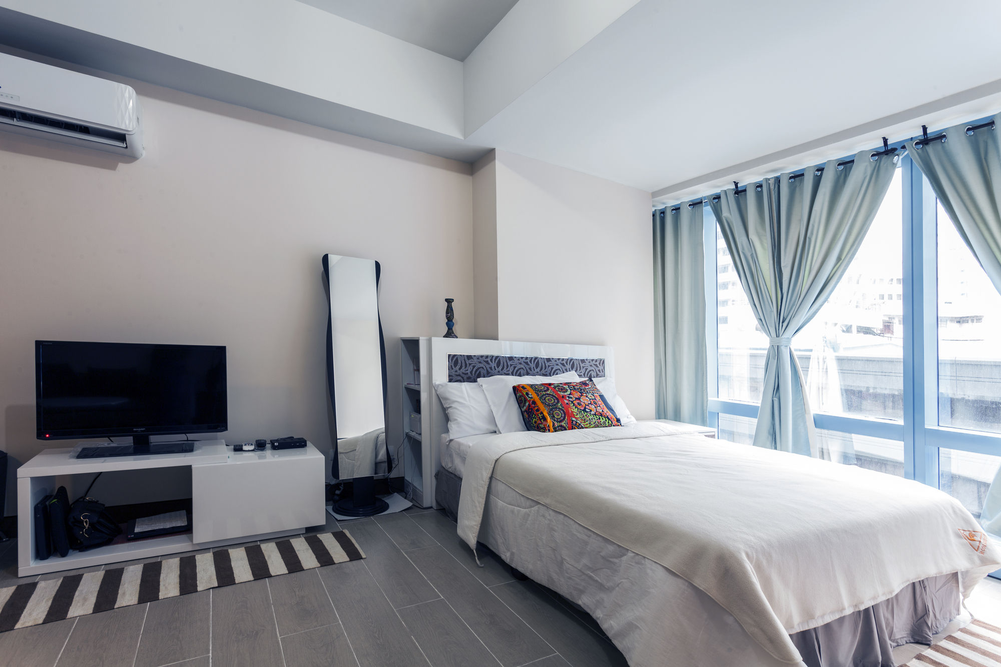 Two Central Condominium