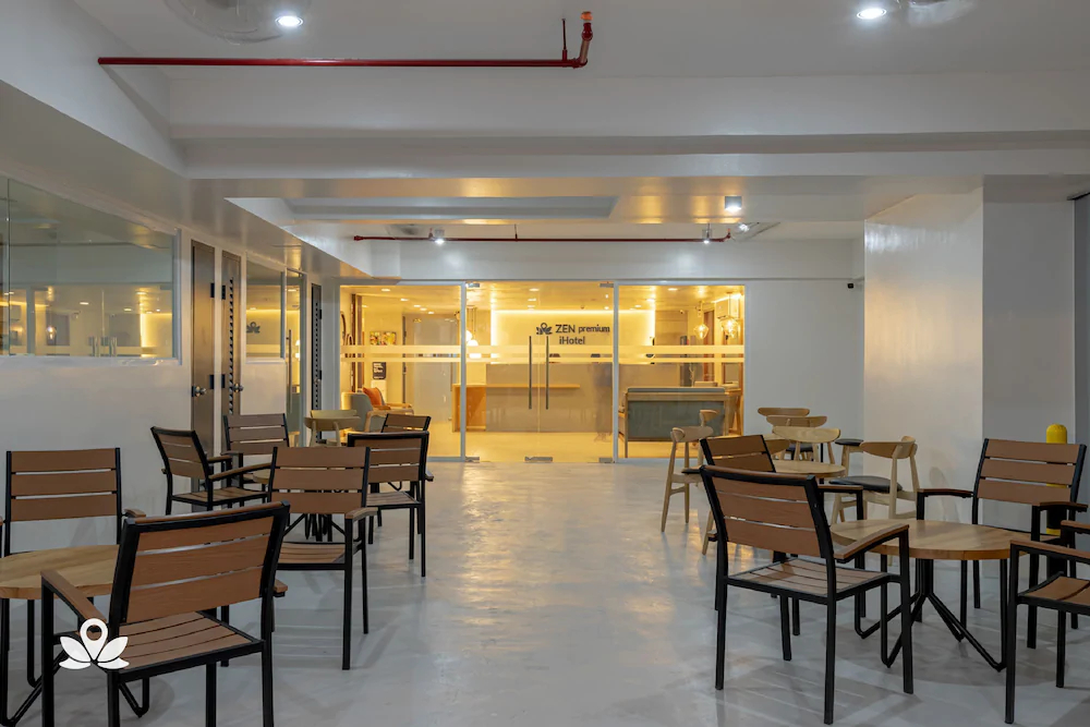 iHotel Uptown BGC