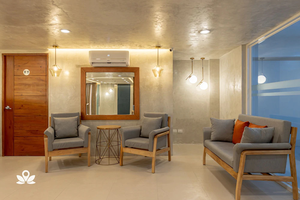 iHotel Uptown BGC