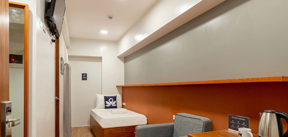 iHotel Uptown BGC