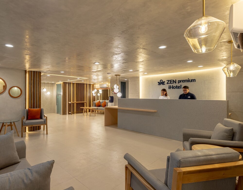 iHotel Uptown BGC