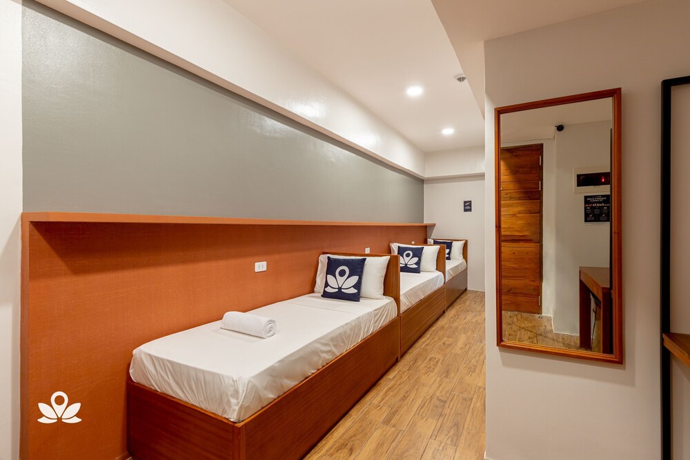 iHotel Uptown BGC