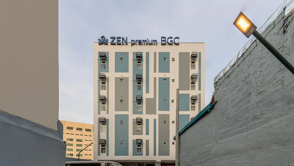 iHotel Uptown BGC